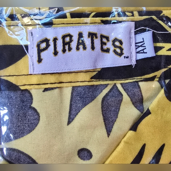 Pittsburgh Pirates Hawaiian Shirts - Picture 2 of 3
